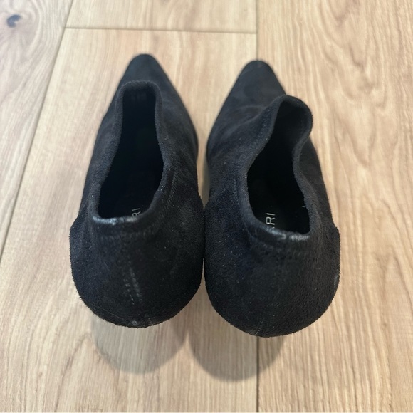 Tahari TA Zest Black Suede Heeled Shoes - Picture 2 of 11